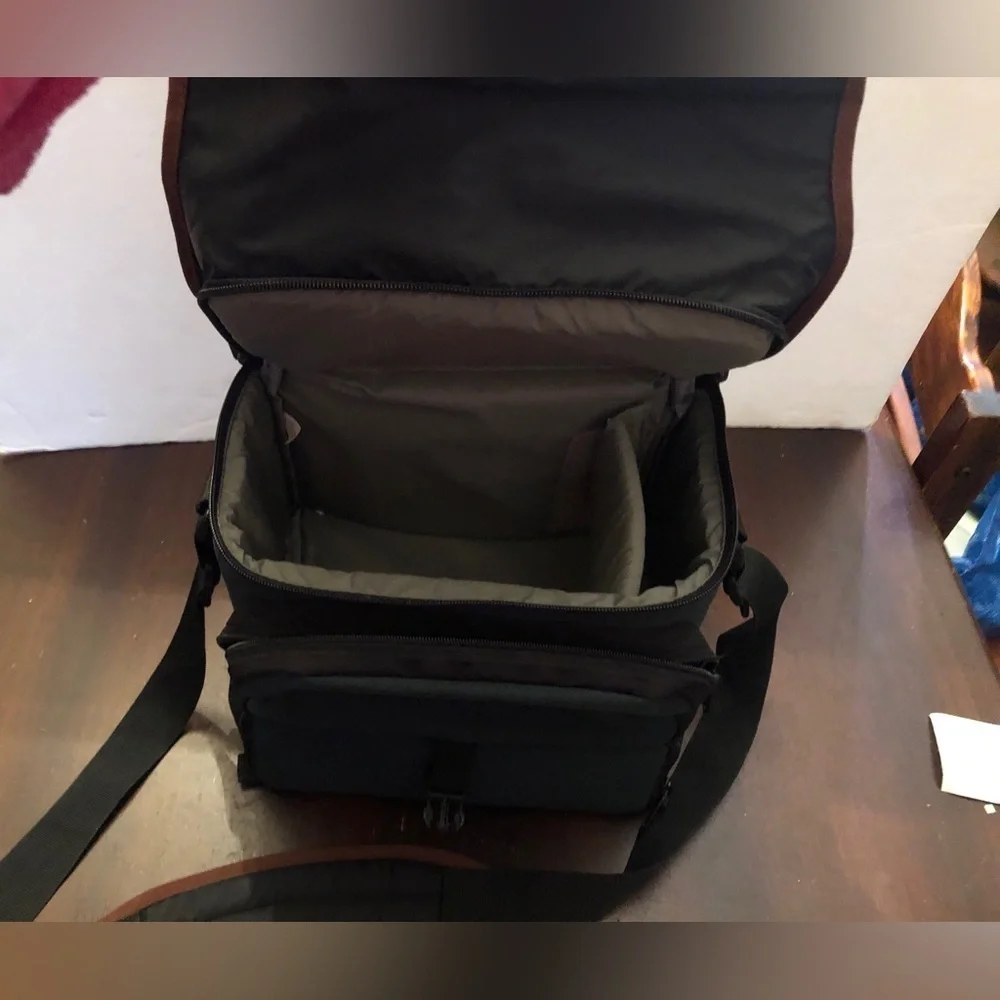 - Video Camera Case. Lowe Pro. - Picture 2 of 9